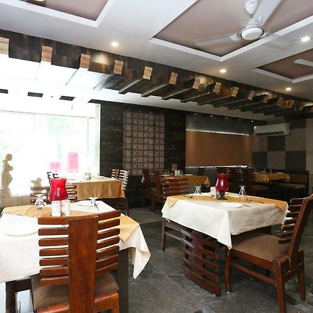Oyo 29724 Hotel Kokila Resort Jabalpur Bagian luar foto